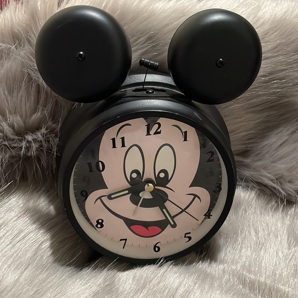 Vintage Mickey Mouse Alarm clock - Picture 3 of 4